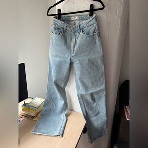 Abercrombie Curve Love Relaxed Jean High Rise